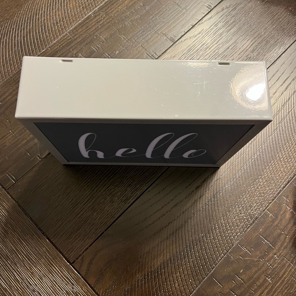 “Hello”
Studio mercantile led metal shadow box - Picture 2 of 8